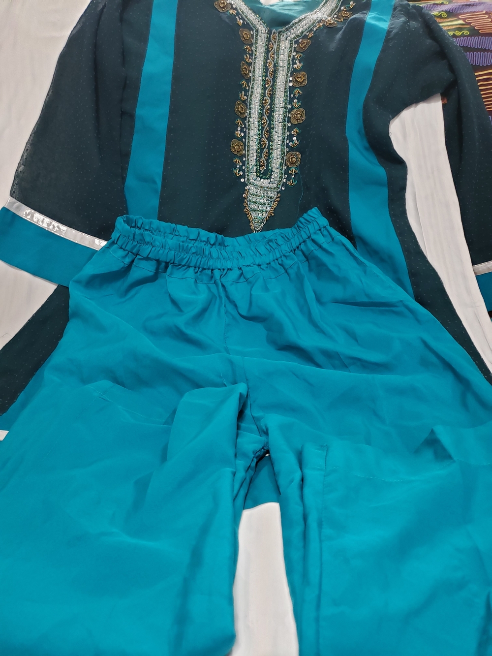 Kids Girls South Asian Teal Green Embroidered Kurti Tunic & Pants Set 2-Piece - Picture 5 of 5